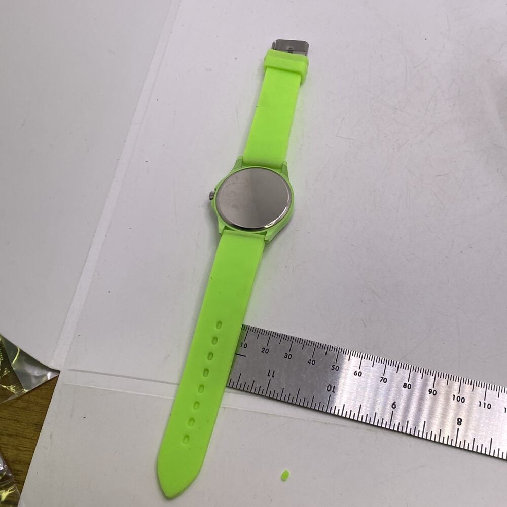 Geneva Womens Green Rubber Wrist Wrap Watch Quartz New Battery - Picture 6 of 6